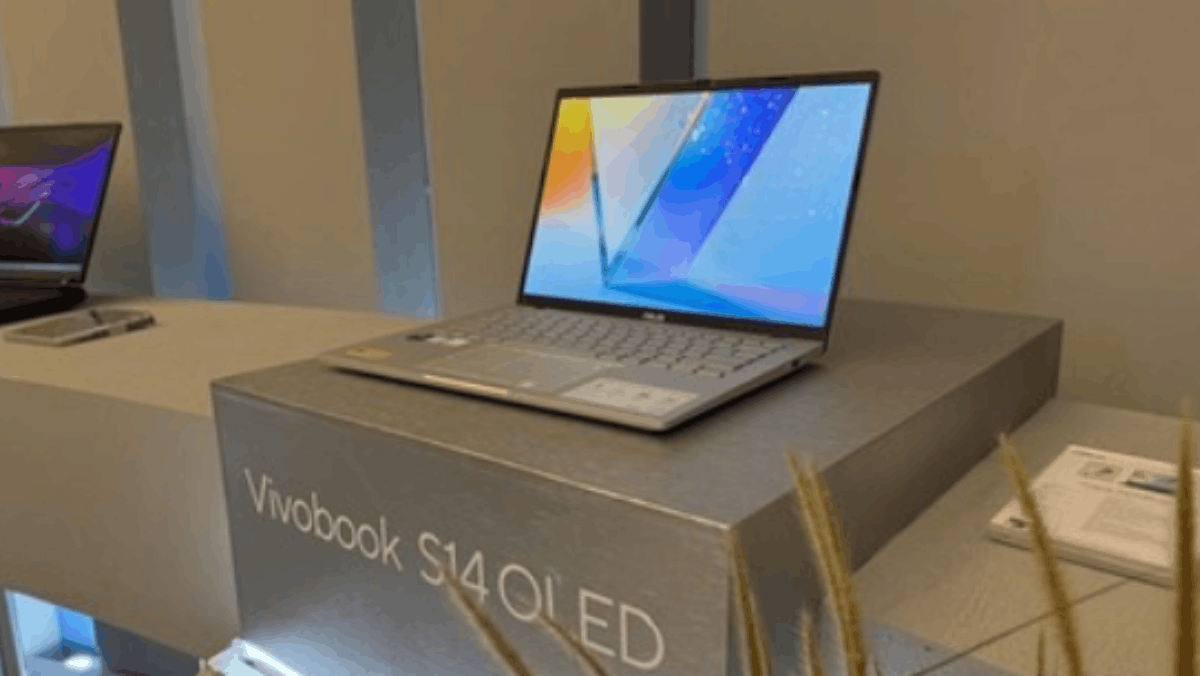 ASUS Vivobook S14 OLED baru
