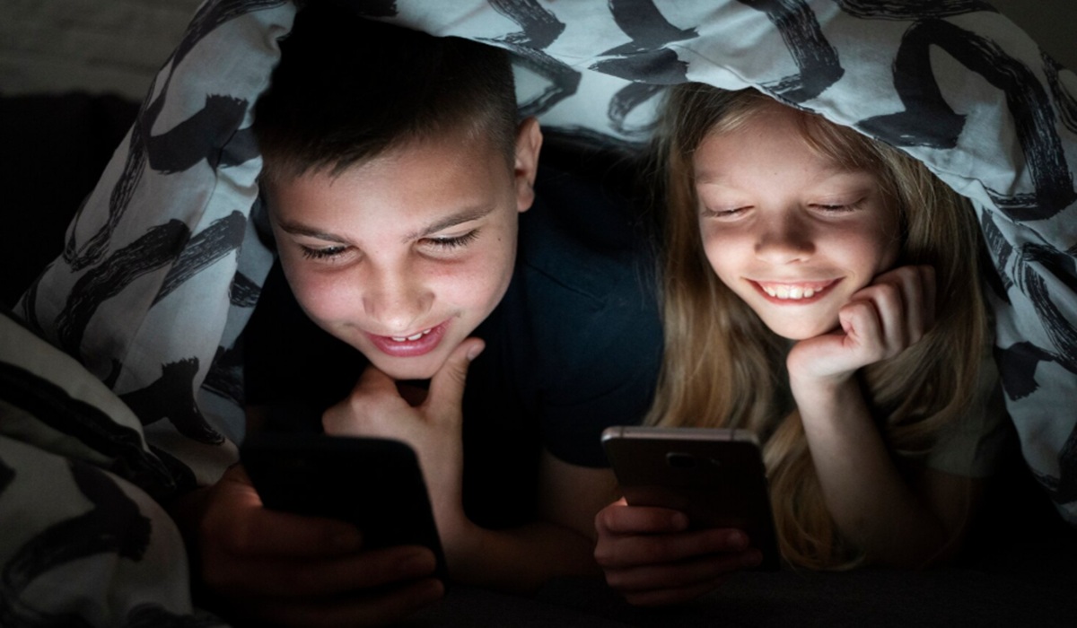 anak palsukan usia Wamenkomdigi: 3 dari 5 anak palsukan usia untuk akses media… anak palsukan usia - ilustrasi berita Wamenkomdigi: 3 dari 5 anak palsukan usia untuk akses media sosial
