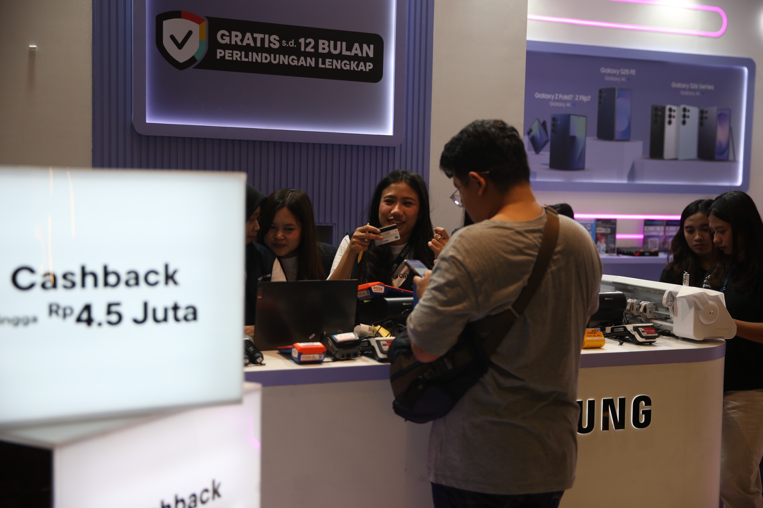 promo hp - ilustrasi berita Promo HP di Jakarta Fair 2026: Samsung dan iPhone Potongan Harga Besar