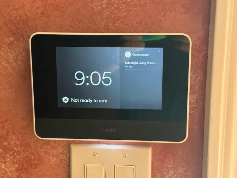 smart hub pro 2 - ilustrasi berita Vivint Smart Hub Pro 2: Ulasan Lengkap Hub Keamanan Rumah Pintar yang…
