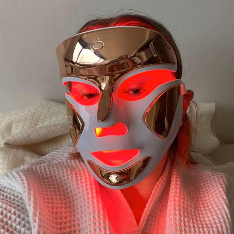 masker led - ilustrasi berita 6 Masker LED Terbaik untuk Kulit Lebih Halus, Kencang, dan Cerah Menurut Beauty Editors