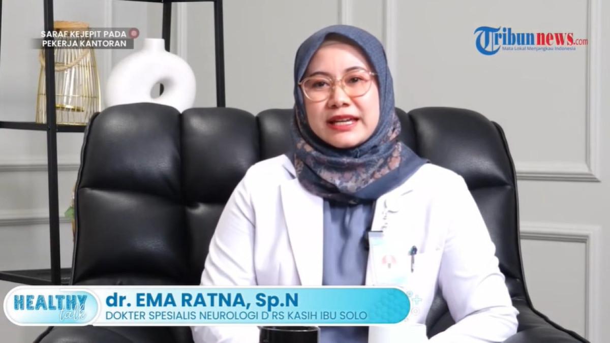 saraf kejepit - ilustrasi berita Duduk Terlalu Lama Bisa Picu Saraf Kejepit, Dokter Saraf Ingatkan Pentingnya Peregangan