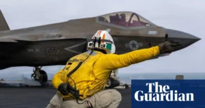 steam catapults - ilustrasi berita Trump Perintahkan Pentagon Mendesain Ulang Kapal Induk AS dengan Steam Catapults